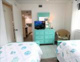 Guest Tv/dresser